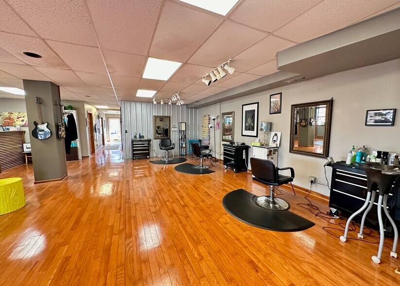 More Photos Of 3928 Dayton Blvd, Chattanooga Storefront For Sale