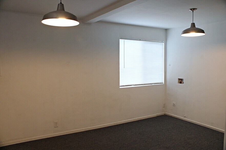 More Photos Of 2317 E Missouri Ave, El Paso Freestanding For Lease