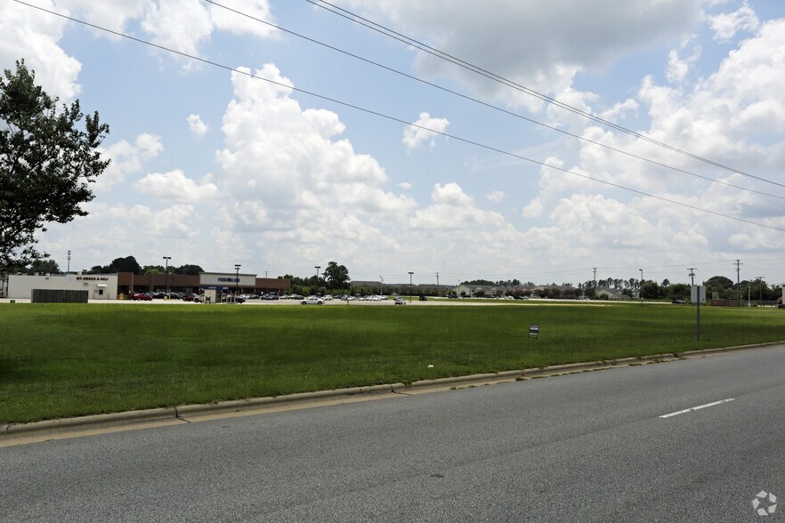 More Photos Of 8131 Cliffdale Rd, Fayetteville Land For Sale