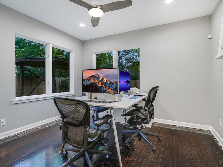 More Photos Of 2117 Shoalmont Dr, Austin Office Residential For Sale
