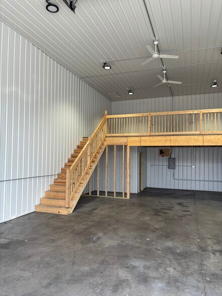 More Photos Of 15195 Boulder Ct, Rosemount Self Storage For Lease