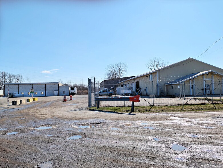More Photos Of 4225 Quinlan Drive, Burton Warehouse For Lease
