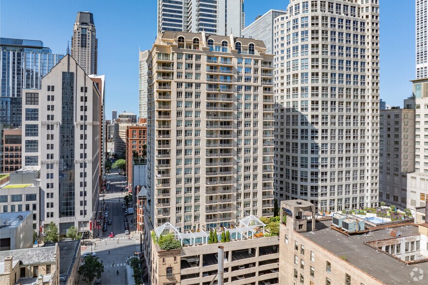 More Photos Of 747 N Wabash Ave, Chicago Apartments For Lease