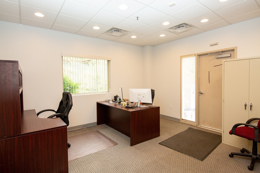 More Photos Of 4003 Out Look Dr, Hurricane Office For Sale