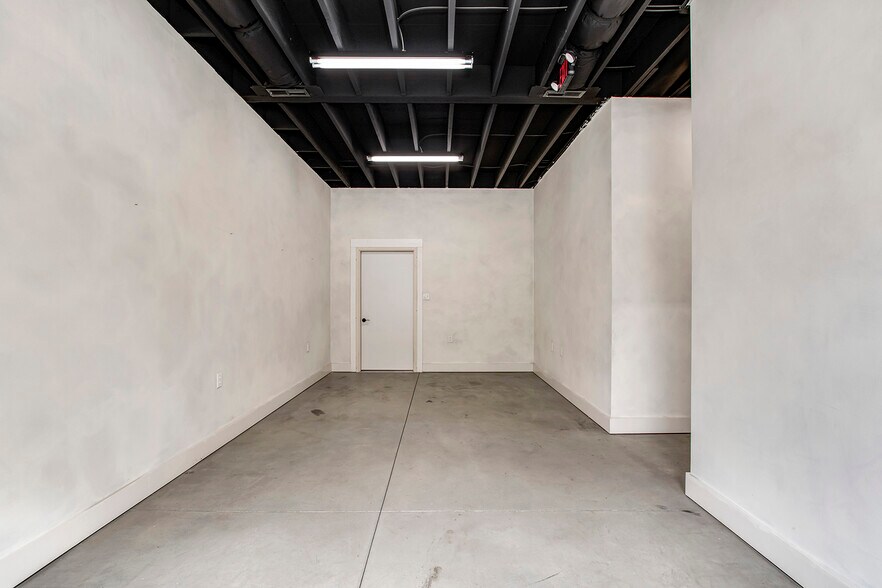 More Photos Of 145 US-70, Lenoir City Flex For Lease