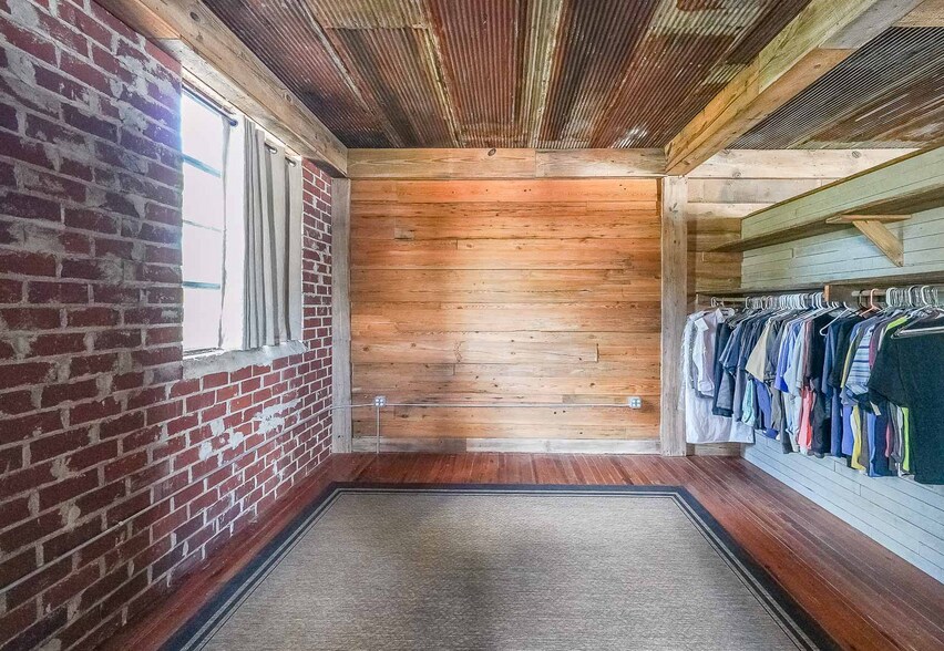 More Photos Of 250 Cleveland St, Locust Grove Industrial For Sale