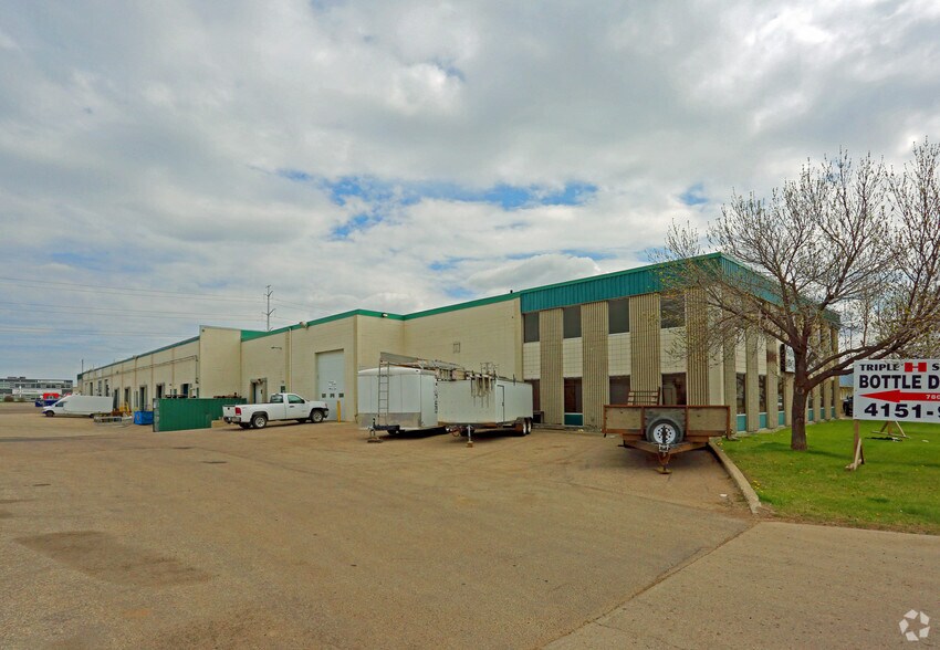 More Photos Of 4133-4161 98th St NW, Edmonton Flex For Lease