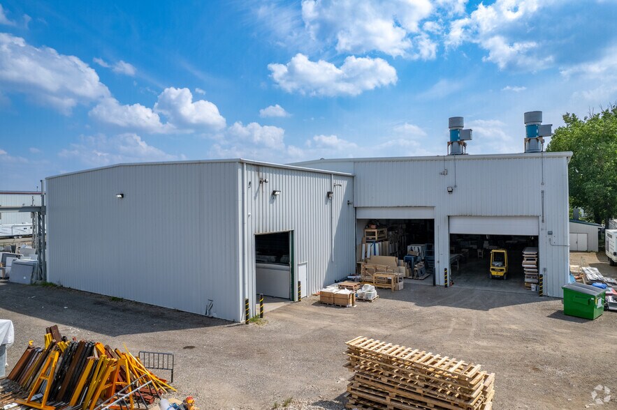 More Photos Of 4930 74th Ave SE, Calgary Warehouse For Lease