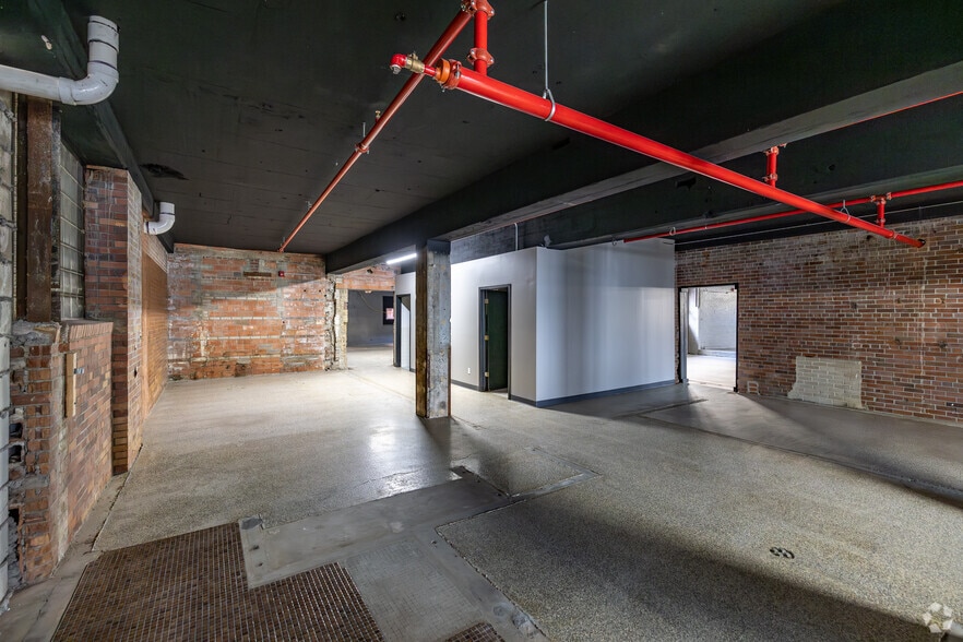 More Photos Of 600-610 Montgomery St, Saint Paul Warehouse For Lease