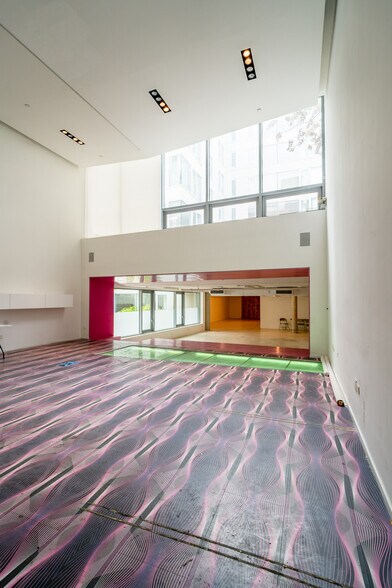 More Photos Of 428 W 54th St, New York Apartments For Sale