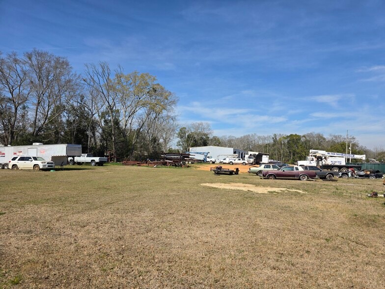 More Photos Of 22195 Cedar St, Robertsdale Warehouse For Sale