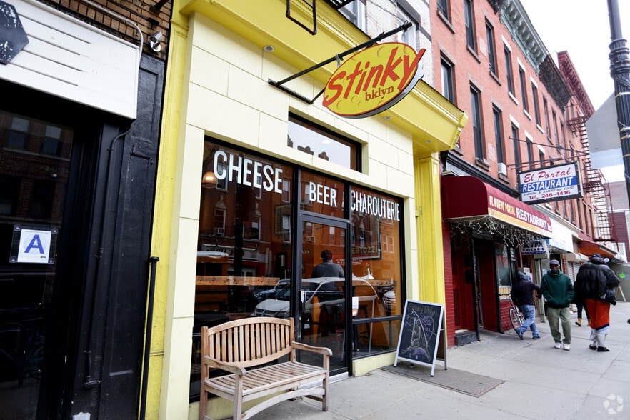 More Photos Of 215 Smith St, Brooklyn Storefront Retail Residential For Lease