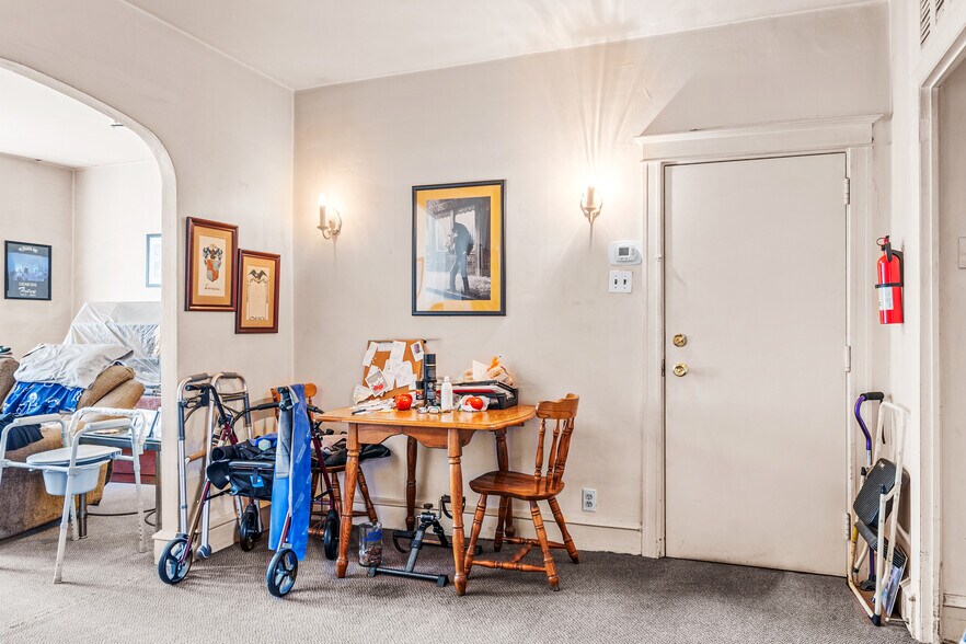 More Photos Of 694 Pont Reading Rd, Ardmore Storefront Retail Residential For Sale