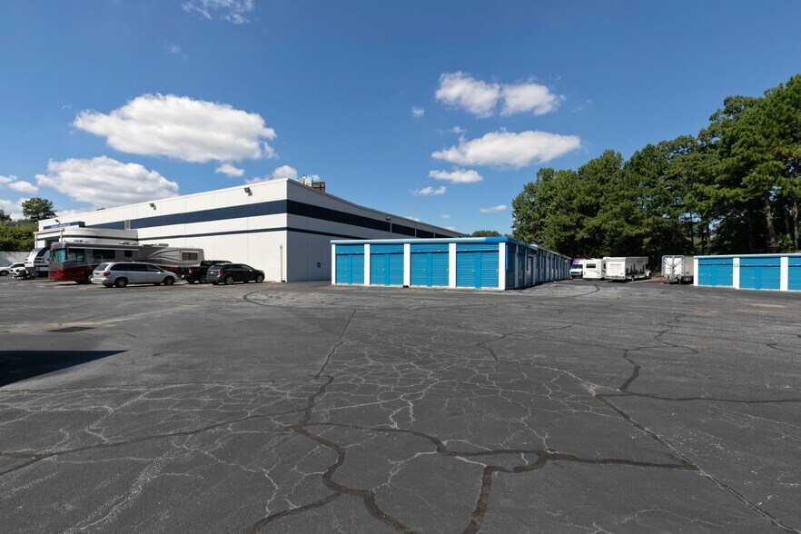 More Photos Of 1155 Powers Ferry Pl, Atlanta Self Storage For Lease
