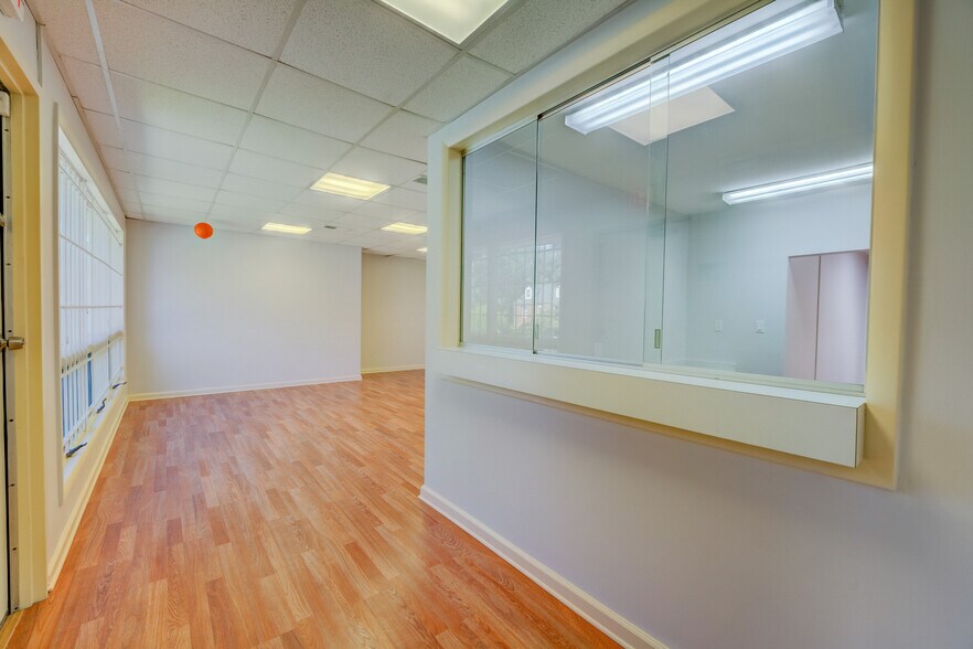 More Photos Of 4410 74th Ave, Hyattsville Medical For Lease