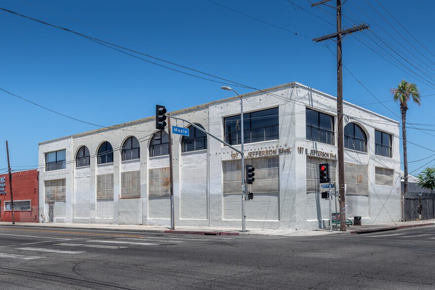 More Photos Of 197 E Jefferson Blvd, Los Angeles Warehouse For Sale