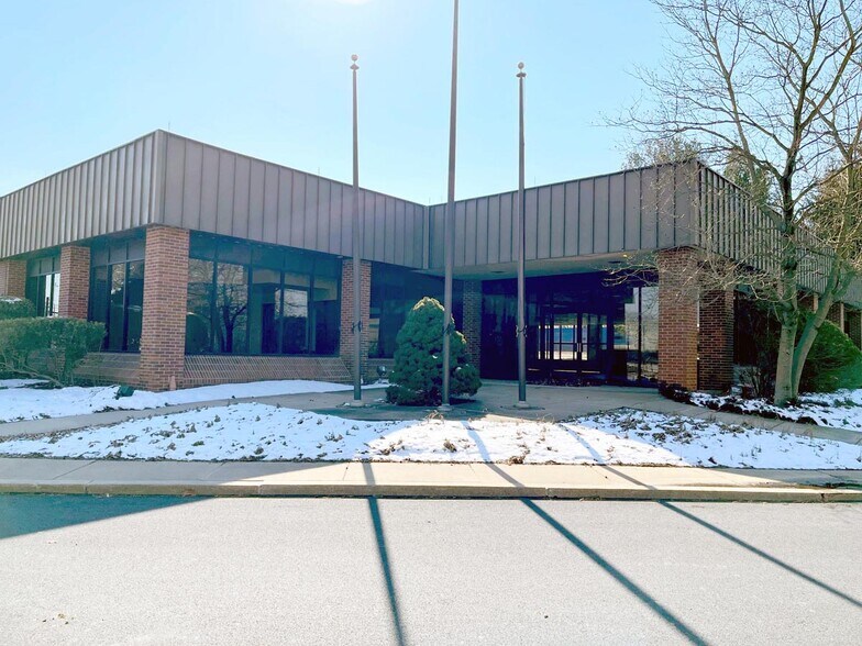 More Photos Of 3040 Industry Dr, Lancaster Flex For Sale