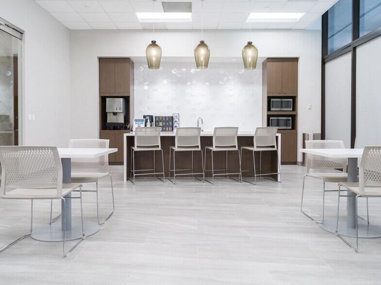 More Photos Of 3120 Southwest Fwy, Houston Office For Lease