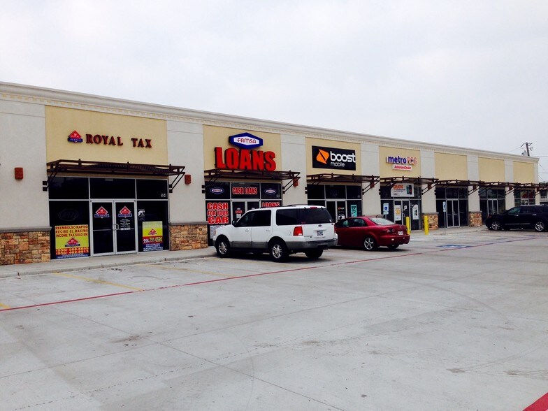 More Photos Of 1920 San Bernardo Ave, Laredo General Retail For Sale