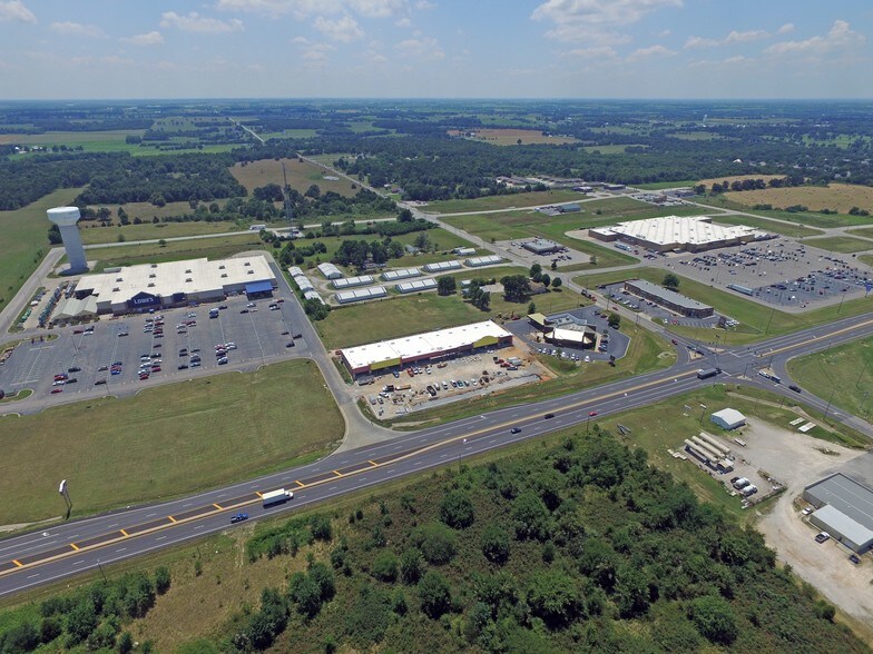 More Photos Of 903 E US Highway 60, Monett Storefront For Lease