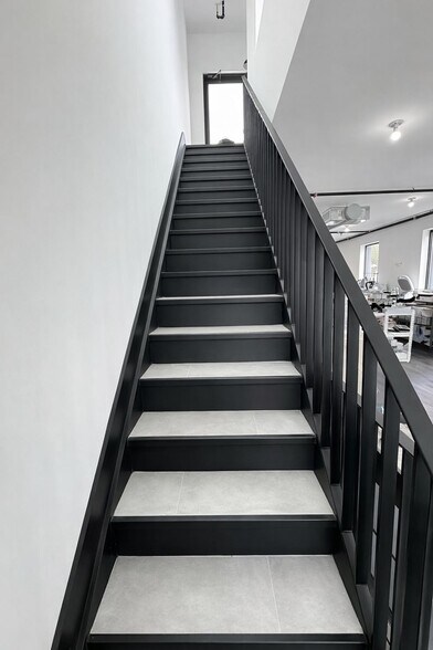 More Photos Of 17 Herkimer Pl, Brooklyn General Retail For Lease