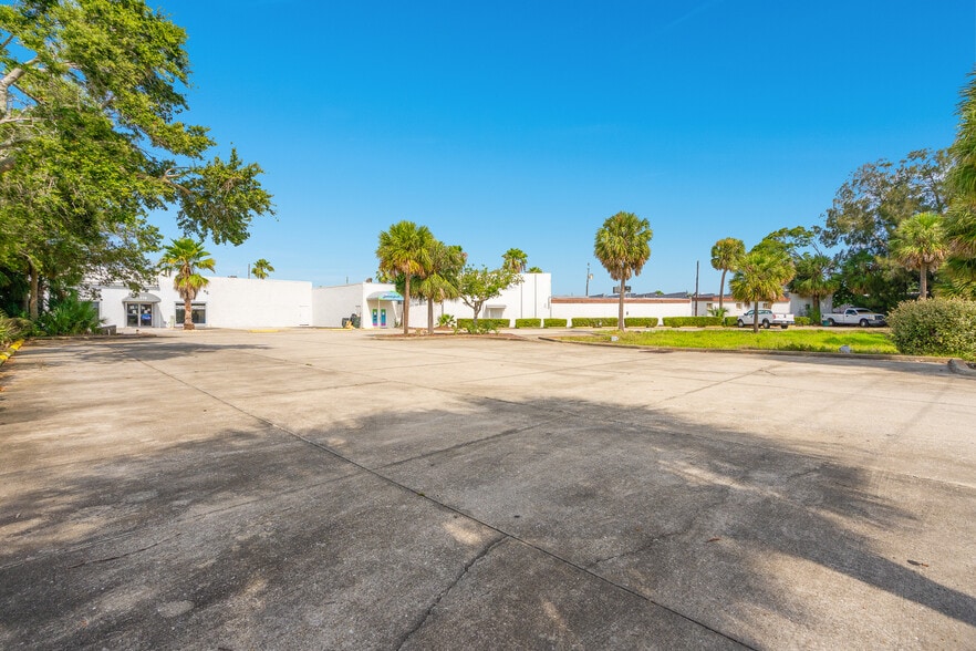 More Photos Of 118 Fairview Ave, Daytona Beach Freestanding For Sale