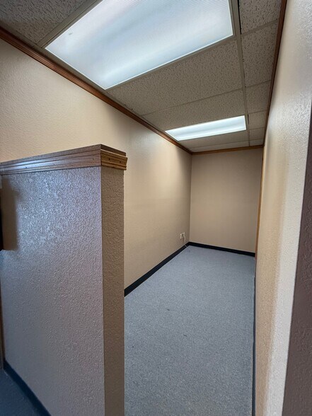 More Photos Of 2312 W Pawnee St, Wichita Unknown For Lease