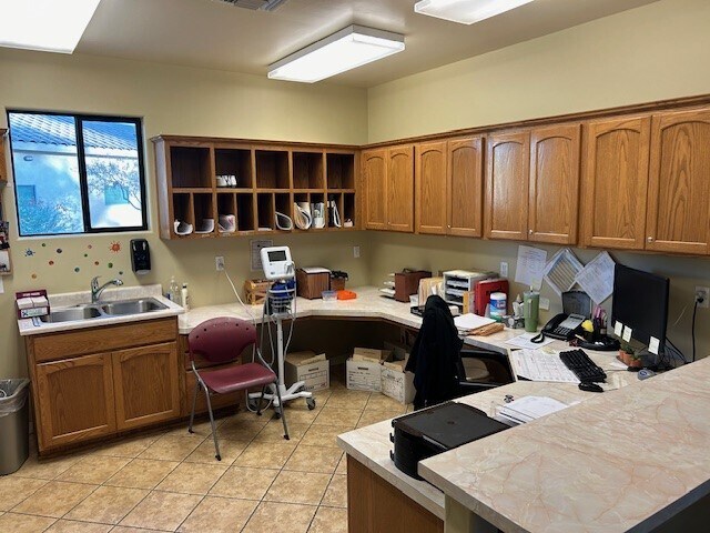 More Photos Of 2851 S Avenue B, Yuma Medical For Lease