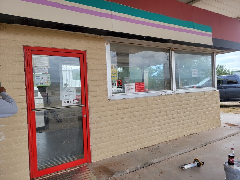 More Photos Of 610 U.S. Rte 66, Grants Service Station For Lease
