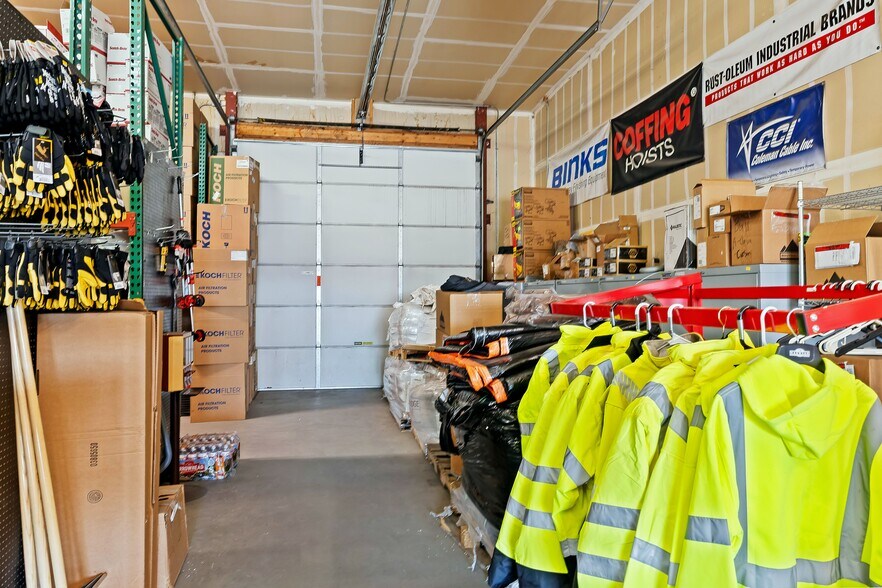 More Photos Of 1704 W 2550 S, Ogden Showroom For Lease