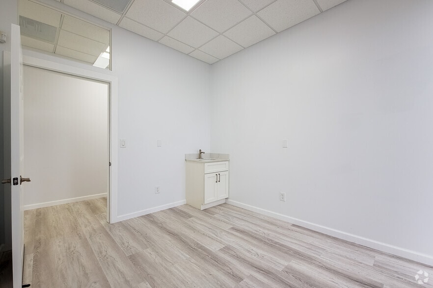 More Photos Of 5223 N El Dorado St, Stockton Office For Lease