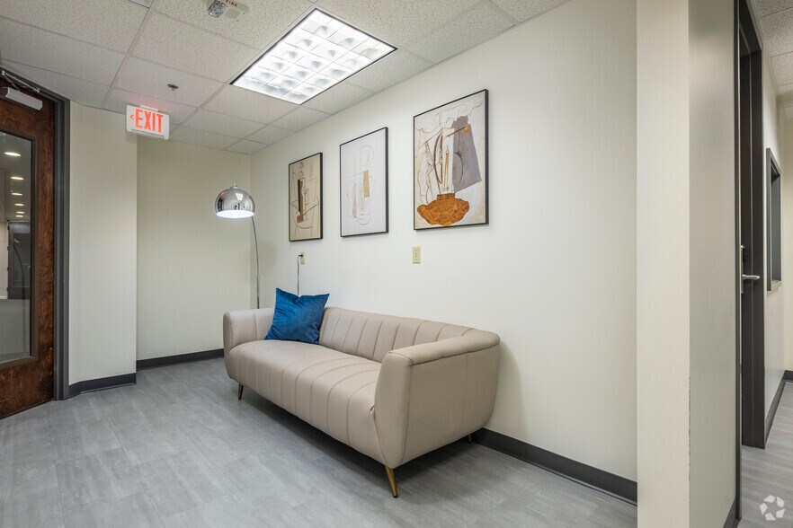 More Photos Of 140 Stoneridge Dr, Columbia Coworking Space