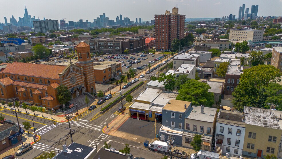 More Photos Of 709 Central Ave, Union City Industrial For Sale