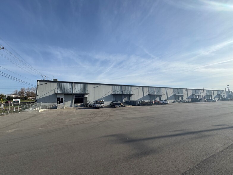 Primary Photo Of 3706-3710 Vulcan Dr, Nashville Distribution For Lease