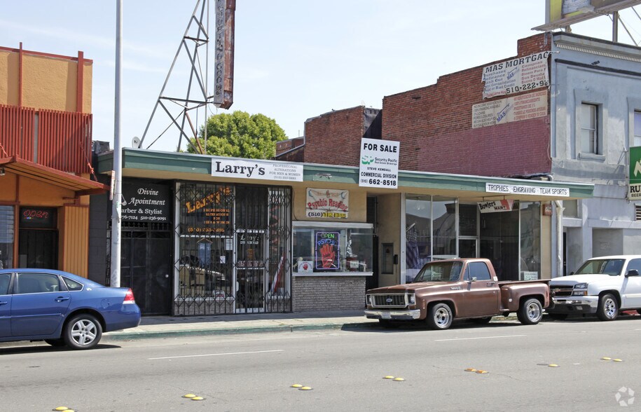 More Photos Of 2217-2219 Macdonald Ave, Richmond General Retail For Sale