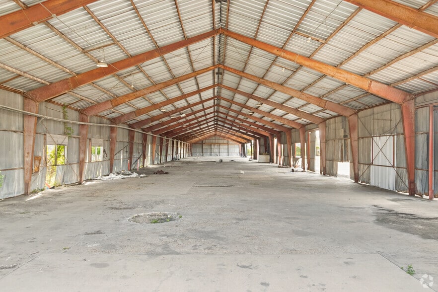 More Photos Of 4812 Gulf Fwy, Houston Warehouse For Sale