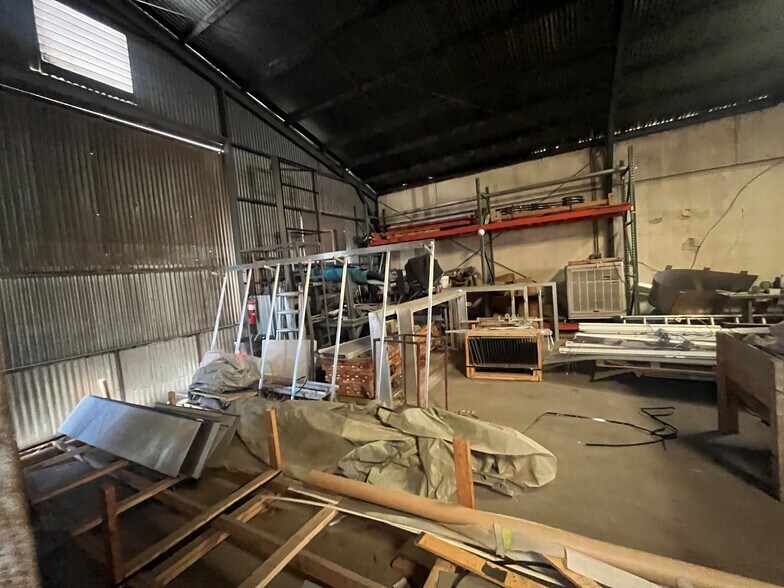 More Photos Of 712 17th St, Bakersfield Warehouse For Lease