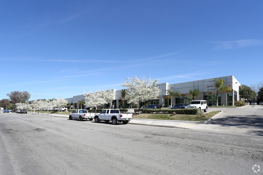 More Photos Of 3000 Bunsen Ave, Ventura Manufacturing For Lease