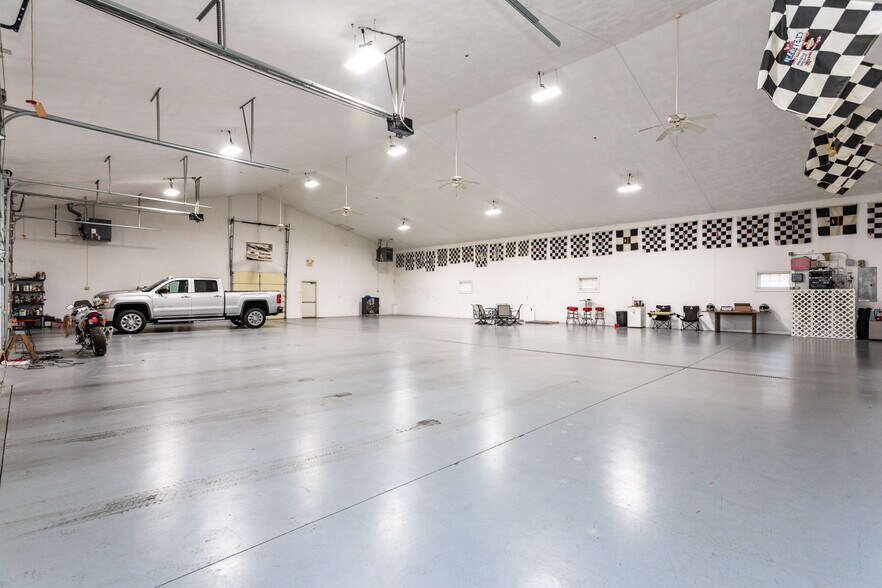 More Photos Of 1186 S State Route 157, Edwardsville Loft Creative Space For Sale