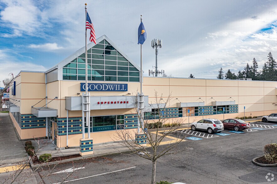 Primary Photo Of 12400 NE Halsey St, Portland Unknown For Lease