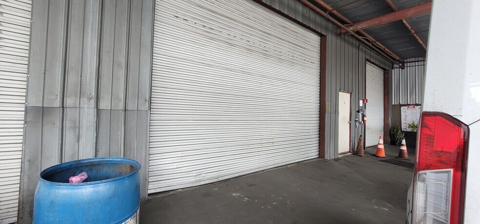More Photos Of 621 W Rosecrans Ave, Gardena Warehouse For Lease