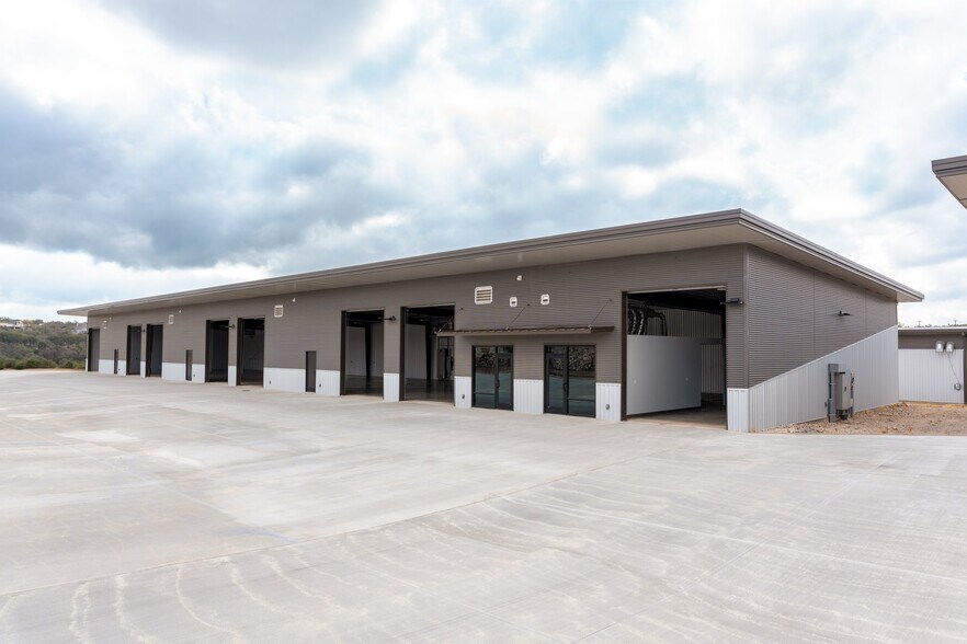 More Photos Of 1900 S Cranes Mill Rd, New Braunfels Unknown For Lease