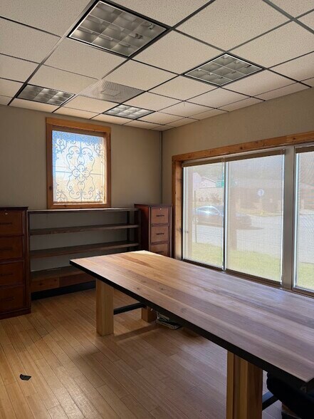 More Photos Of 4800 Division Ave, Birmingham Showroom For Lease