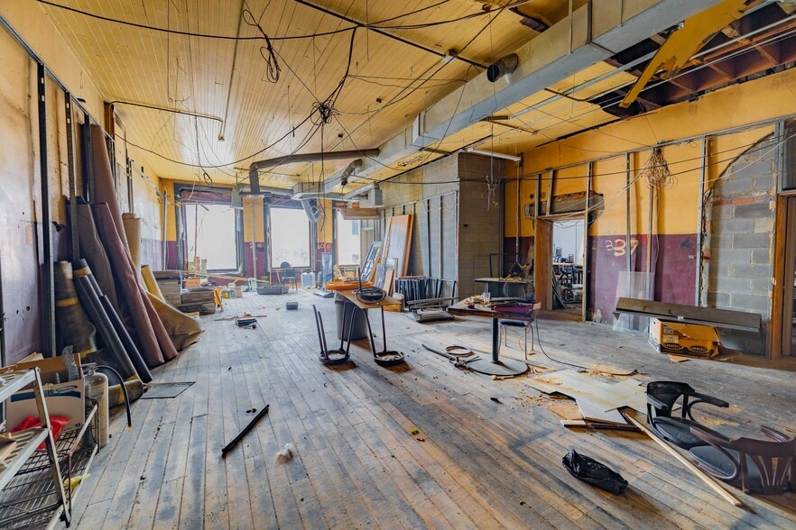 More Photos Of 440 Clinton St, Detroit Storefront Retail Office For Sale