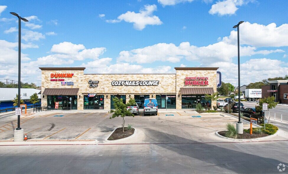 More Photos Of 11900 Blanco Rd, San Antonio General Retail For Lease
