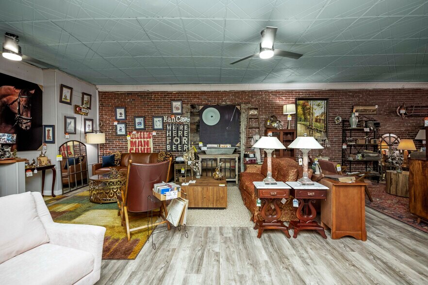 More Photos Of 507 E 3rd St, Lexington Warehouse For Sale