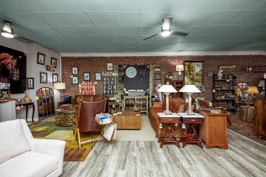 More Photos Of 507 E 3rd St, Lexington Warehouse For Sale