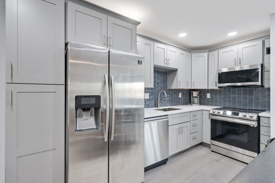 More Photos Of 830 SE 22nd Ave, Pompano Beach Apartments For Sale