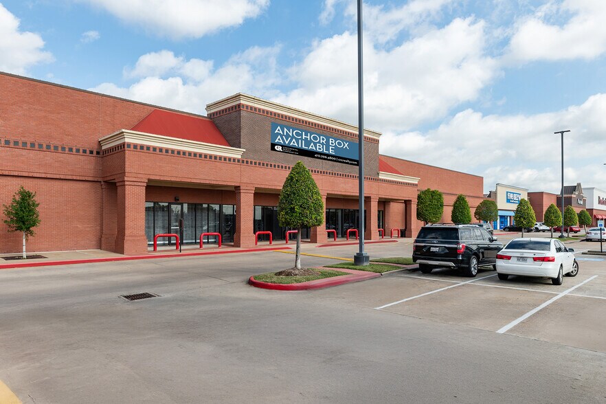 More Photos Of 7690-7736 W FM 1960, Houston Storefront For Lease