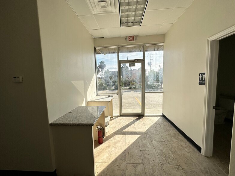 More Photos Of 900 W Jackson Ave, Pasadena Unknown For Lease